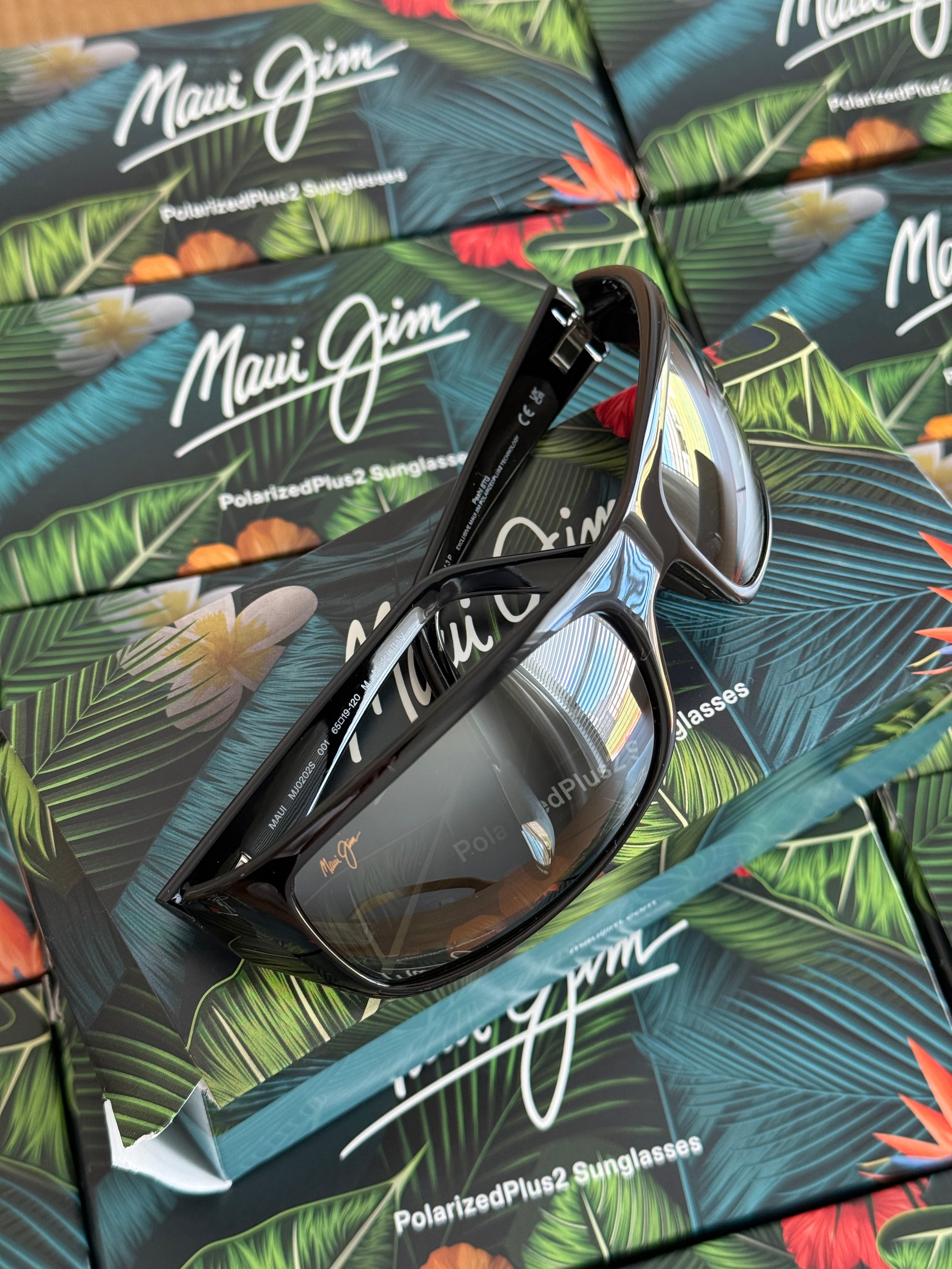 NEW Maui Jim Peahi Polarized Wrap Sunglasses